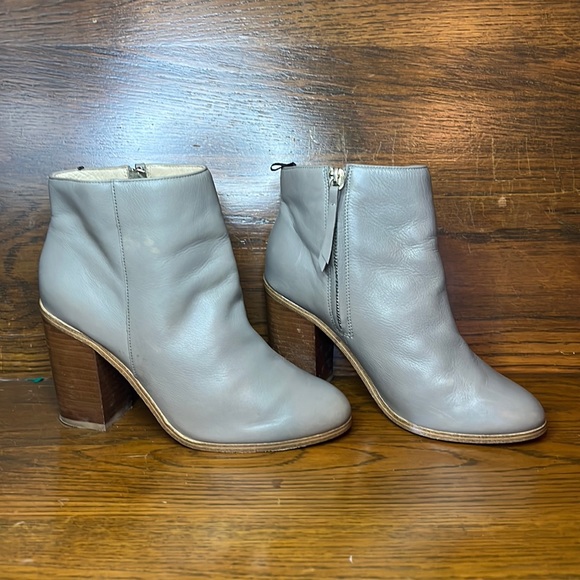H & M GRAY LEATHER ANKLE BOOTS - Picture 3 of 8